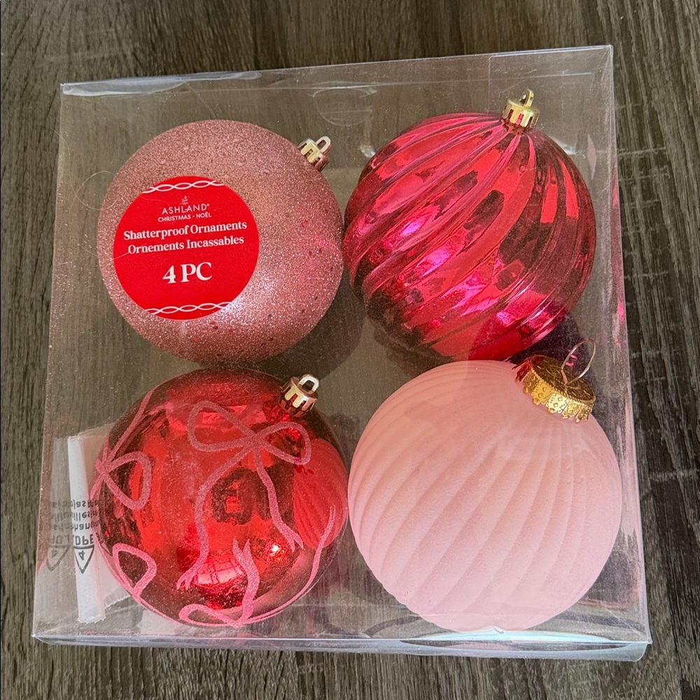 Christmas Ornament Set, 4-Pack